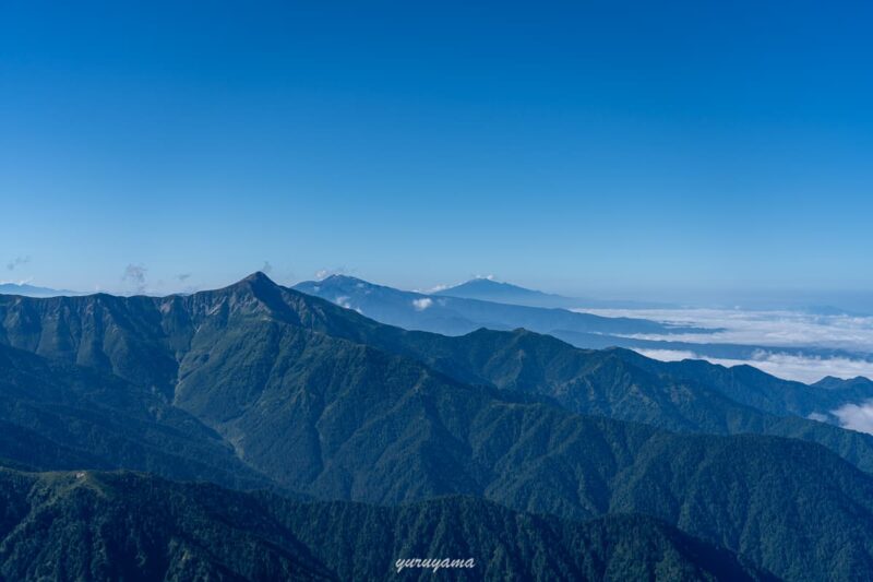 黒部五郎岳から見える笠ヶ岳・乗鞍岳・御嶽山の裾野