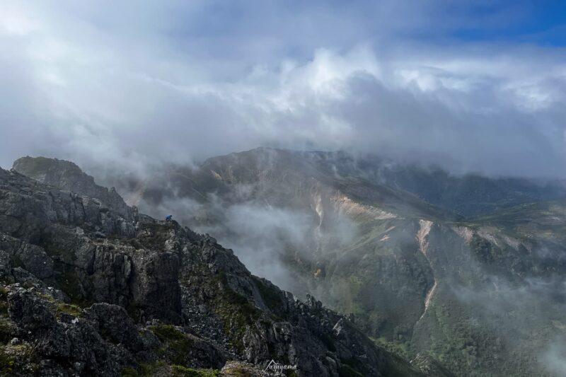 水晶岳からの雲の平方面の画像