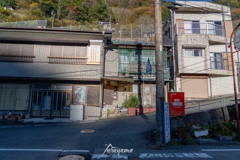 雲取山の登山口、鴨沢バス停の画像