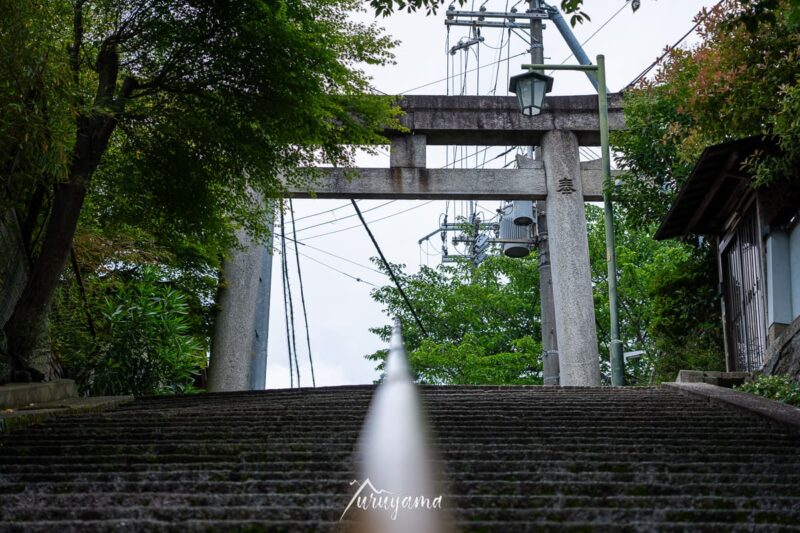生駒山上までの道中にある鳥居