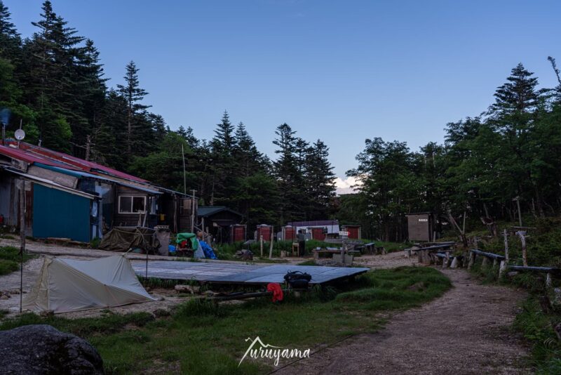 南御室小屋（夕）