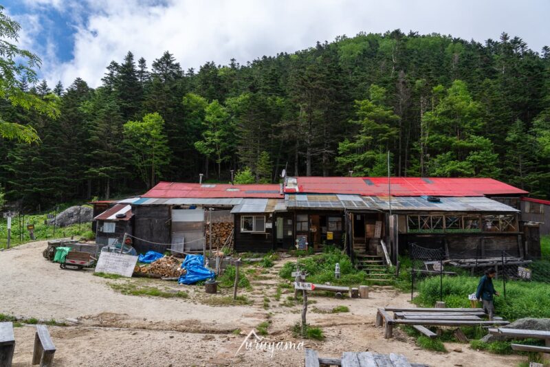 南御室小屋に到着