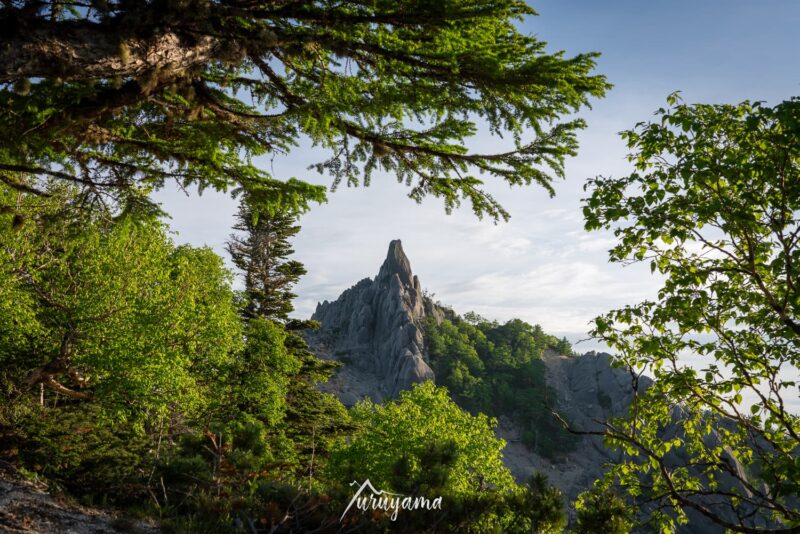鳳凰三山の象徴オベリスク