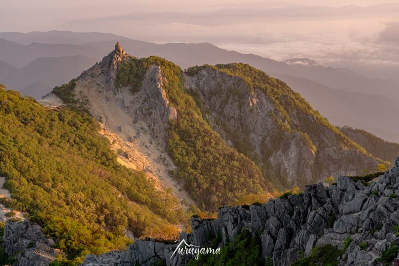 鳳凰三山のオベリスクの画像