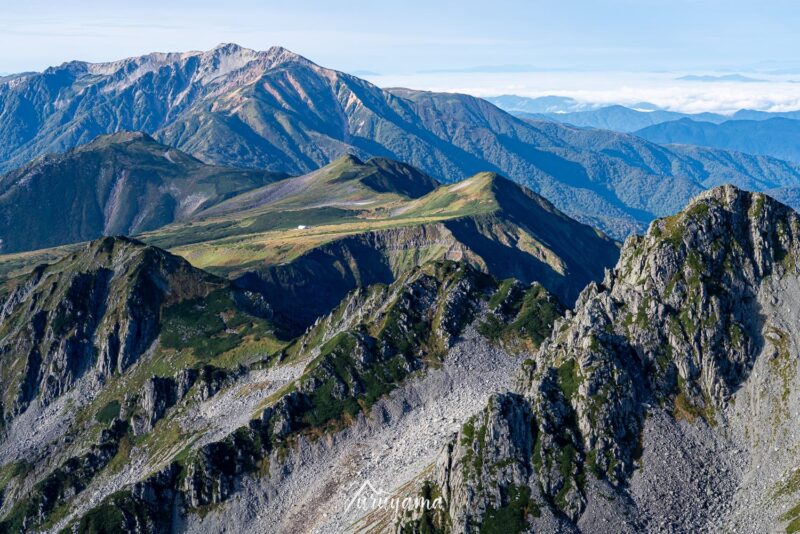 龍王岳と五色ヶ原、薬師岳の画像