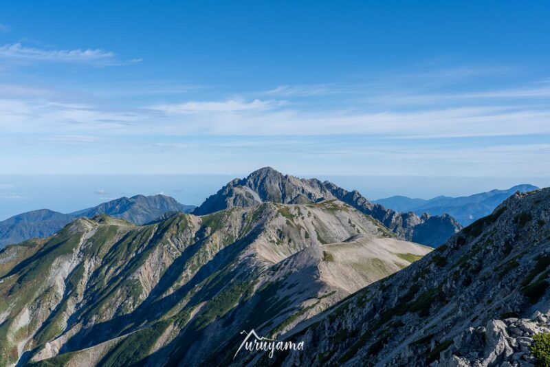 立山の主峰、雄山から見える劔岳の画像