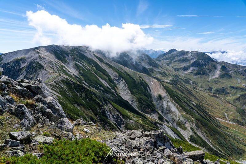 別山から見える立山と浄土山の画像